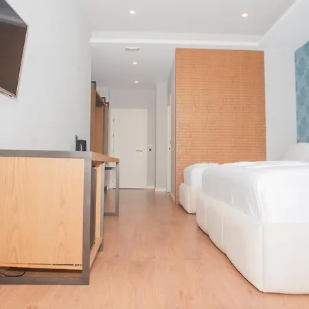 International 3* Sarandë