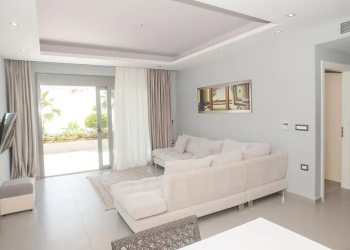 International 3* Sarandë